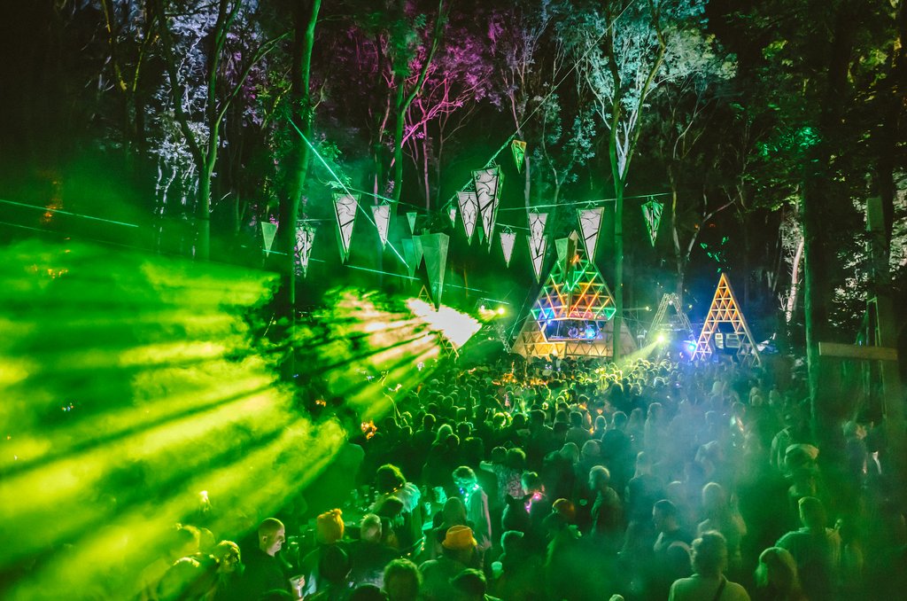 NoisilyFestival's tweet photo. All of the lights 💫

#noisilyfestival #summeriscoming https://t.co/YUVahKcTsK
