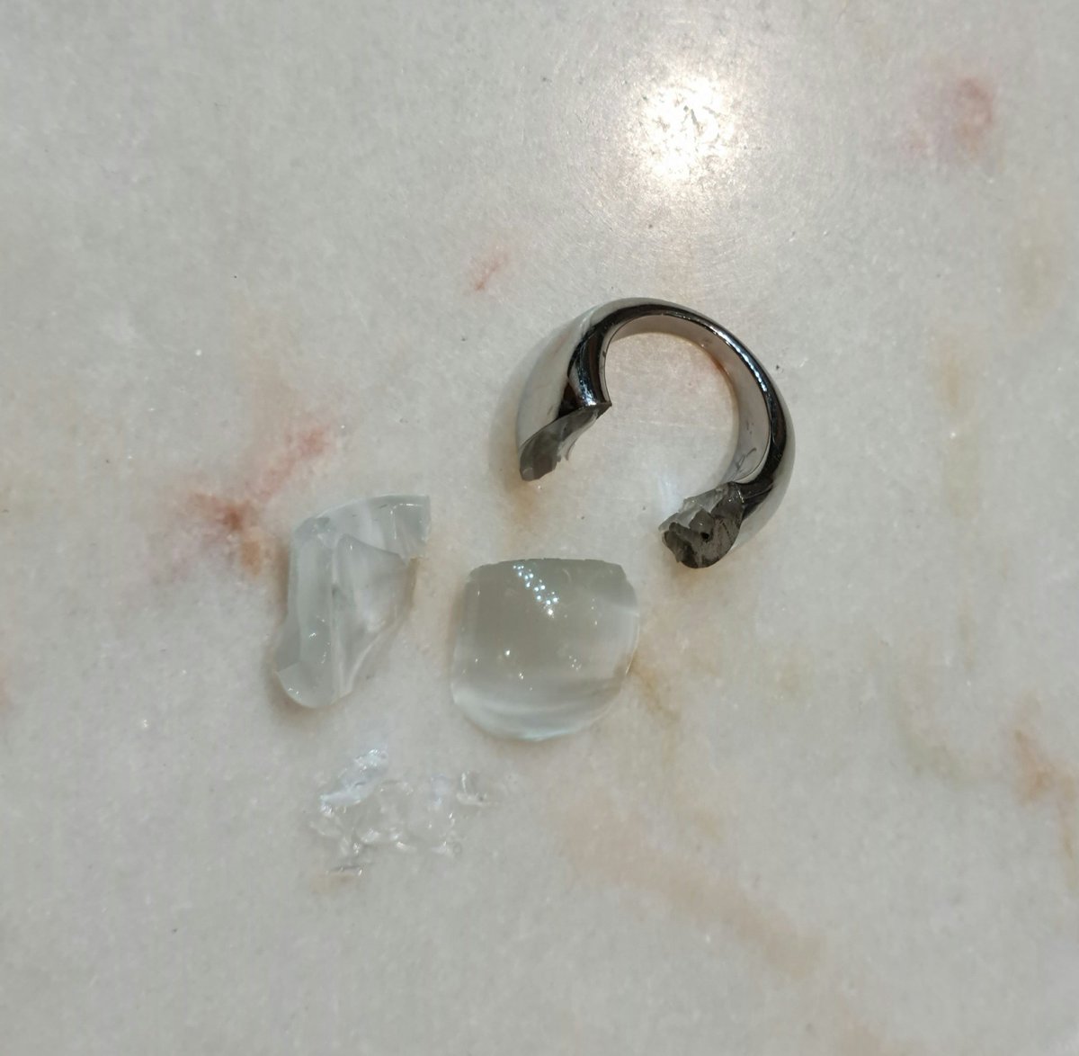 SandraTomasM's tweet image. Em cauen els #anells, literalment 😭