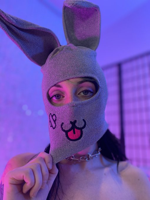 Mask off 🐰💗 https://t.co/oGKOuOO4De