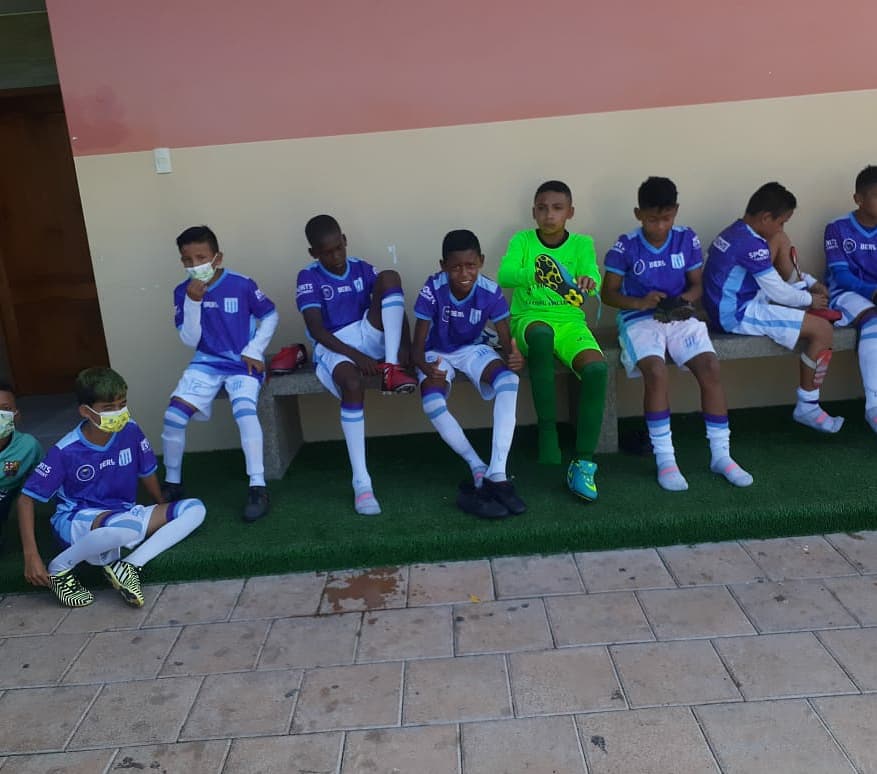 GFCguayaquil's tweet photo. Estamos disputando con nuestra Formativas de Atacames #GedeonesFC el torneo "Promesas IDV" en Salinas 
Nuestra #Cat2008 se enfrentó a #StaElenaSC y ganamos  4 - 1 
#vamospormas💪 #7millonesdevoltios ⚡⚡⚽💯🏟️ https://t.co/V2SDWhbA87