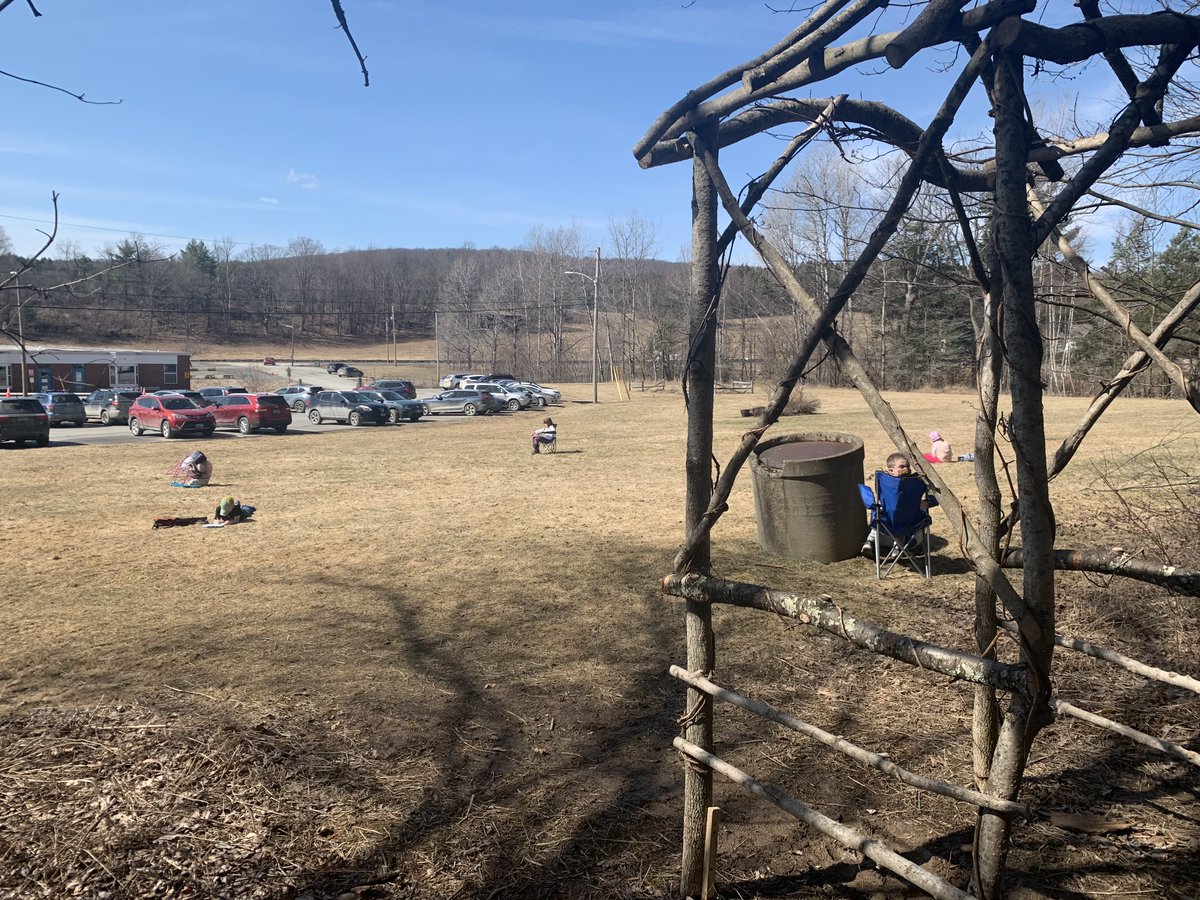wsdvtschool's tweet photo. Second grade outdoor classroom today!  A great day to learn outside!  #ewsd #wsdsch #photosby8thgraders #outdoorclassrooms #springlearning https://t.co/RaLdy9HDM6
