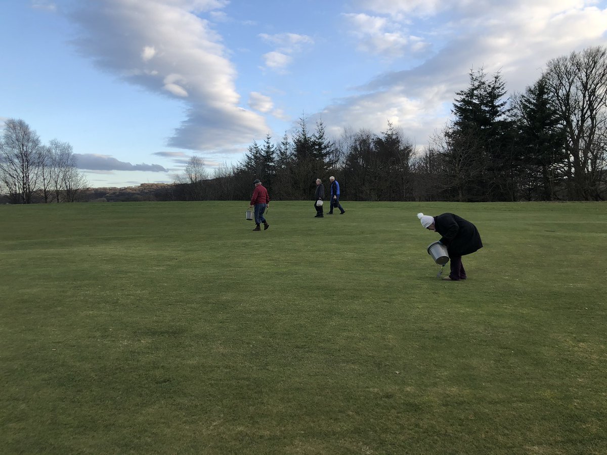 CavGC's tweet image. #volunteers out #divoting this evening to ensure everything is ready for Monday. #ThankYou. 🙏🙏