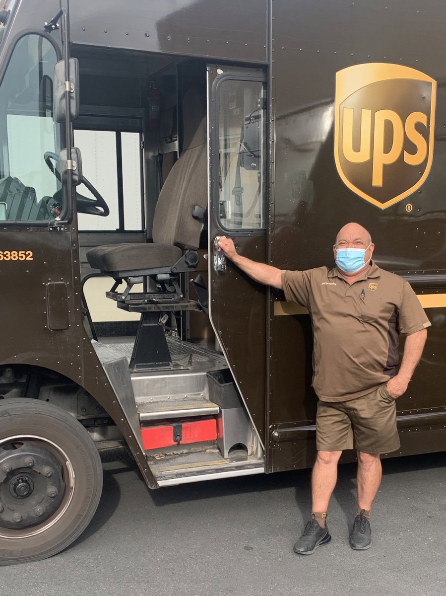 ups_taylor's tweet photo. Celebrating our Circle of Honor drivers in Las Vegas! 136 safe driving years in these photos! @jrindafernshaw @JonJbierly @ByronVivar3 @SouthCalUPSers @UPSers https://t.co/LLSvxiwGqn