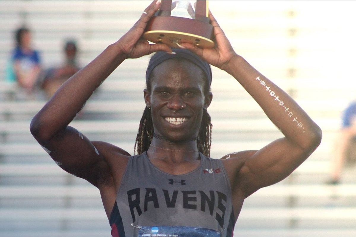 Varias cosas no son tomadas en cuenta a la hora de hablar de VENTAJA DEPORTIVA y que lo reducen a cuestiones de hormonas, ignorando la fisiología de la mujer y el hombre.Pondré de ejemplo el caso de Craig/Cece Telfer, participó en competencias masculinas y femeninas.