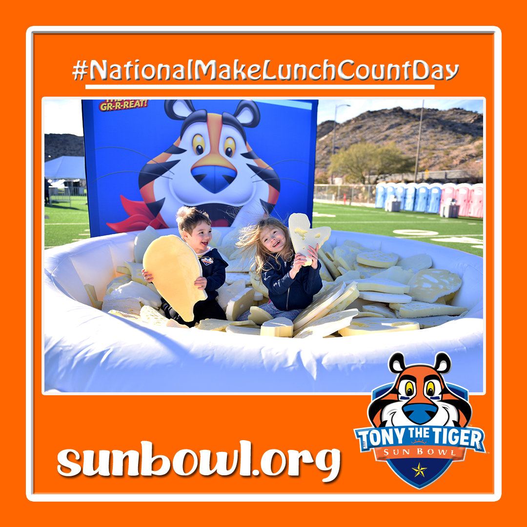 TonyTheTigerSB's tweet photo. Happy #NationalMakeLunchCountDay! 🥣

What is your favorite thing to have for lunch?  ❤️️

Tony the Tiger LOVES Kellogg's Frosted Flakes!  ❤️️

Have a GR-R-REAT Tuesday! ❤️️

#SBA #SunBowl #ElPaso #ttsb #3tsb #ElPasoPride https://t.co/7c4W0WX7JN