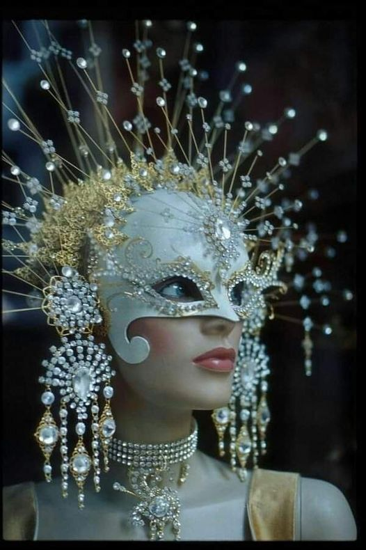 mpezpeleta's tweet photo. ¡¡Espectacularmente bello..!!
Belleza de Venecia con sus Mascaras en Carnabal
#leoescuchate #carnabal  https://t.co/6Fn0LHAf6r #venecia https://t.co/fxTALTyYMk