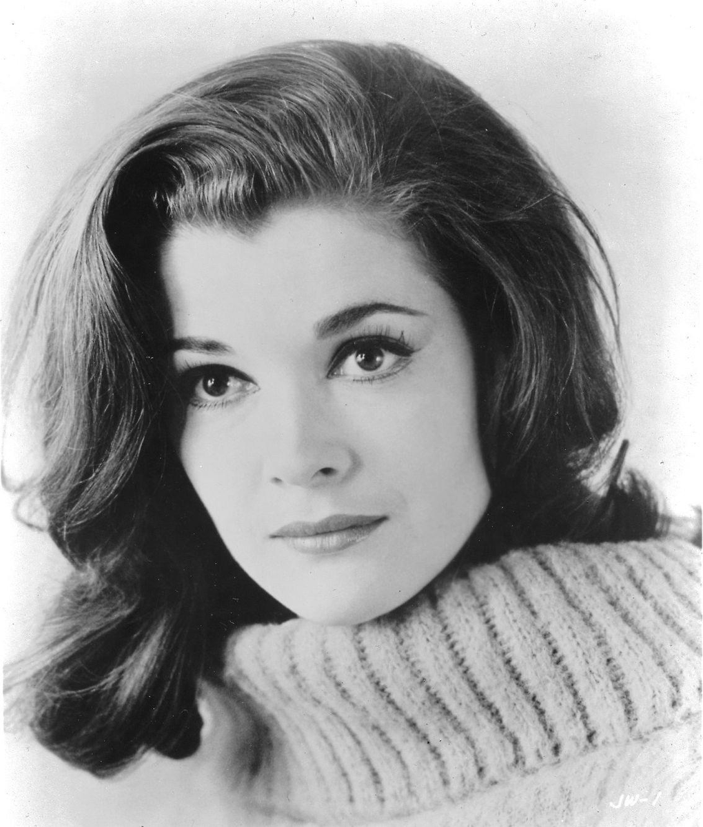 screentime's tweet photo. Jessica Walter has passed away at the age of 80 https://t.co/4wMOoIsslC