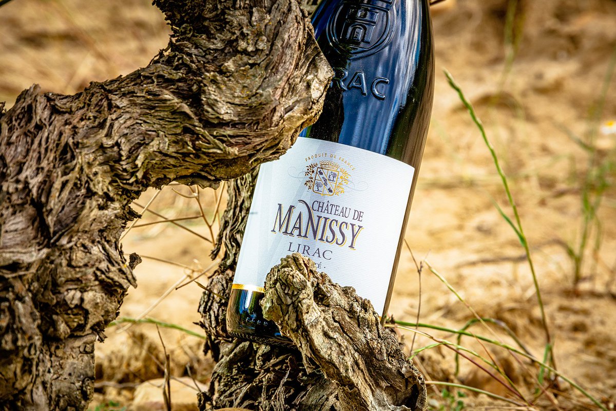 AmathusDrinks's tweet photo. Something for the weekend? This Lirac from Chateau de Manissy perfect for a night in. Think of it as Chateauneuf-du-Pape's cool younger sibling: smooth, rich but refreshingly easy going 😎

https://t.co/4LteLDY3aK https://t.co/K4UojJyd5A