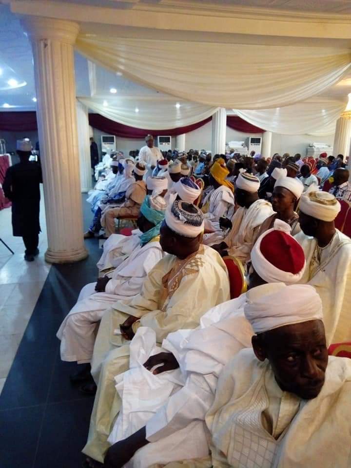RaheemAgboola's tweet photo. For record purpose and first of it's kind, organized a joint stakeholders meeting that cut across all boards, to discuss the pressing issues of my constituency and proffer a lasting solution @followKWSG @kwhanigeria @bukolasaraki @OfficialPDPNig https://t.co/1ZQCG8LoLZ
