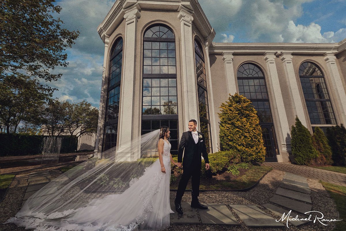 MikeyRomeo's tweet photo. Hand in hand.

#MichaelRomeoCreations #MRCweddings #weddingplanning #theaddisonpark #addisonparkwedding #addisonpark #LuxuryPhotographer #theknot #WeddingWire #bridalCouture #weddingBlogger #elegantbridal #weddingFashion #BridalFashion #njweddingvenue #weddingkiss https://t.co/yh7h36dRaC