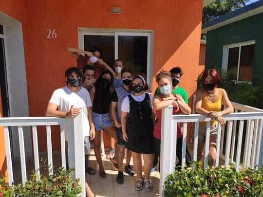 PedroPiket's tweet photo. @DeZurdaTeam @feu_cuba @UJCdeCuba @jose_angel9701 @DiosvanyUJC #MellaVive porque su ejemplo inspira a los jóvenes y en especial a los universitarios. Estudiantes del #TeamUH finalizan su tarea de apoyo en zona roja en el residencial Bahía.
@FEUHabana @UJCdeCuba
#SoñarYContinuar https://t.co/lyWqmkxWRH