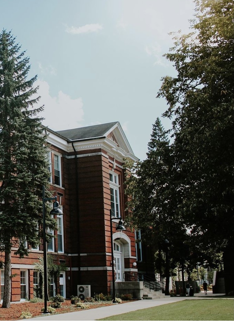 Fitchburg_State's tweet photo. We love seeing photos of our campus๐ฅฐ
๐ท: @maddilenss
#thisisfsu #falcons #fitchburgstateuniversity https://t.co/K621nyjoBF