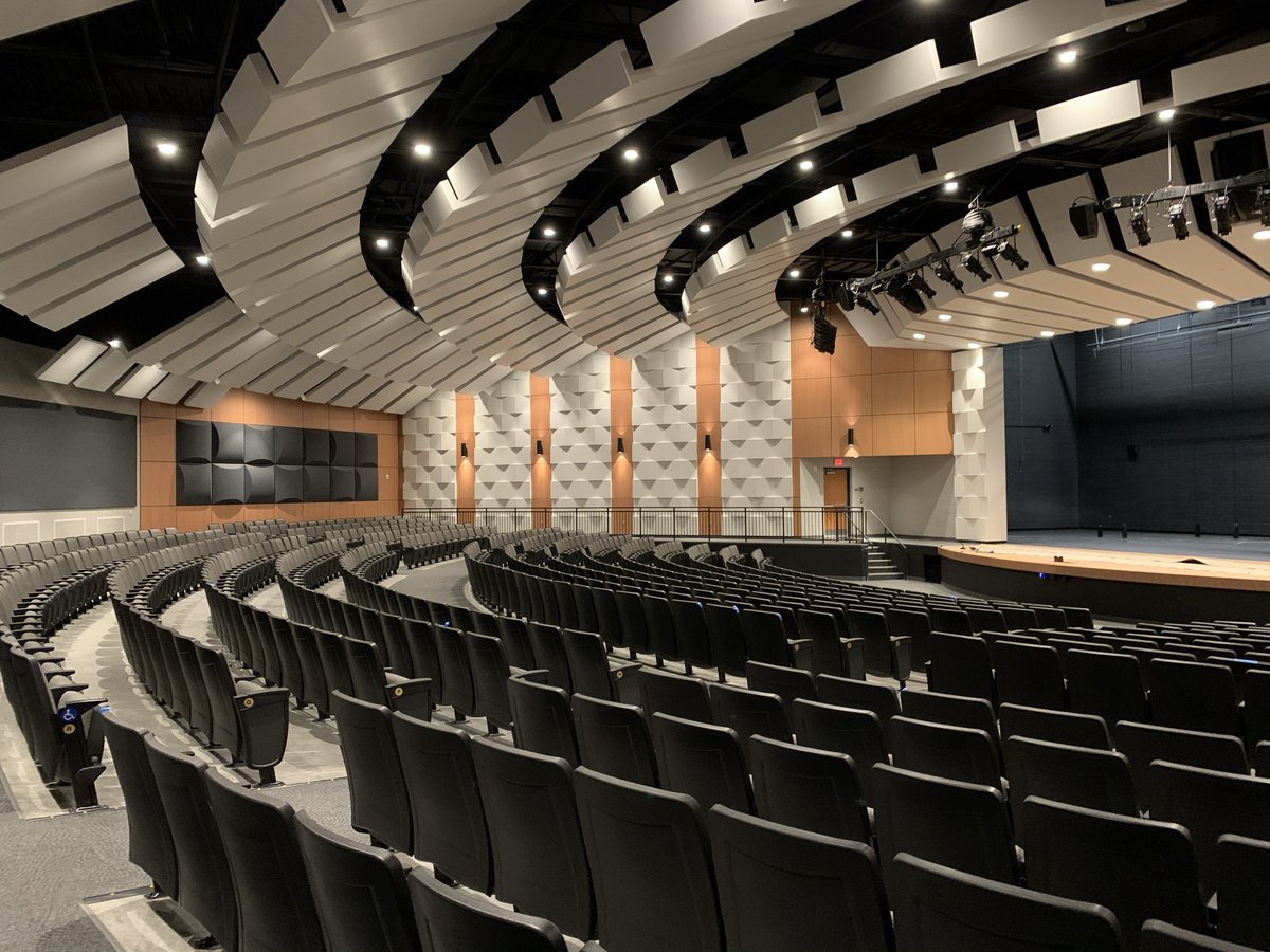 McCownGordon's tweet photo. We ran by @BLMSBOBCATS to check in as we wrap up this project. We worked with BLMS on several additions, including new classrooms, flex class spaces, study rooms, and a high-end auditorium!
@HTKarch #K12construction #Construction #Classroom https://t.co/PUW8k9e7l7