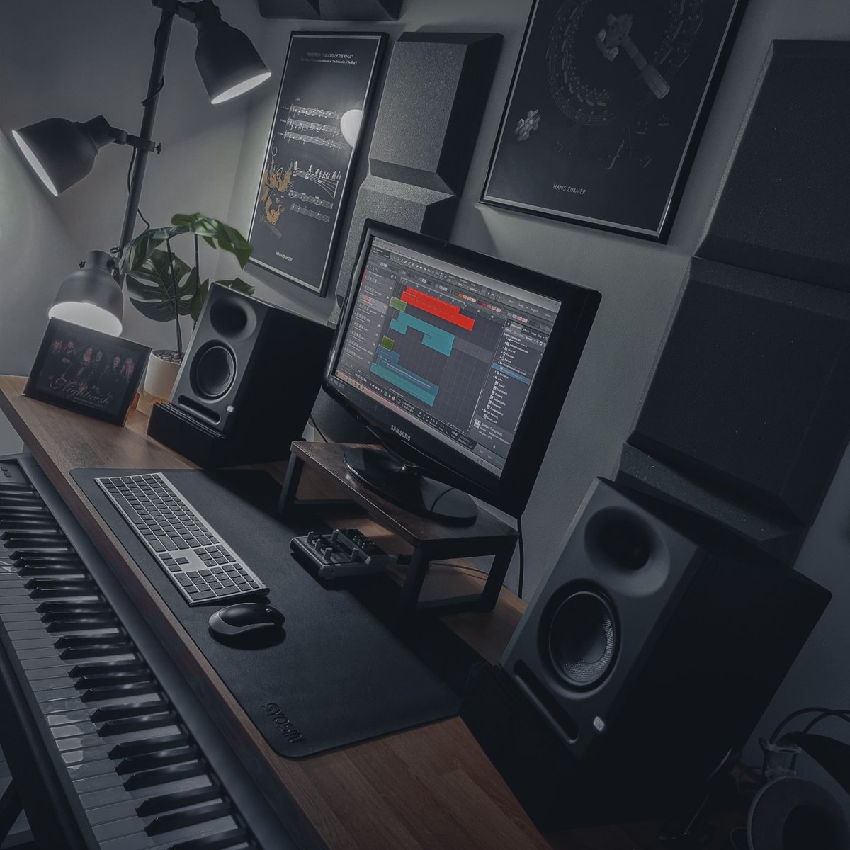 Ifoundasound's tweet photo. When is your favourite time to compose? π€
For me, I like composing at nightπ and mixing and tweaking during the day.
#filmscoring #filmcomposer #musicproduction #audioproduction #recordingstudio #homestudio #scoringstudio #audiogear #productiongear #mixing #mastering https://t.co/lOjB6xnAJg