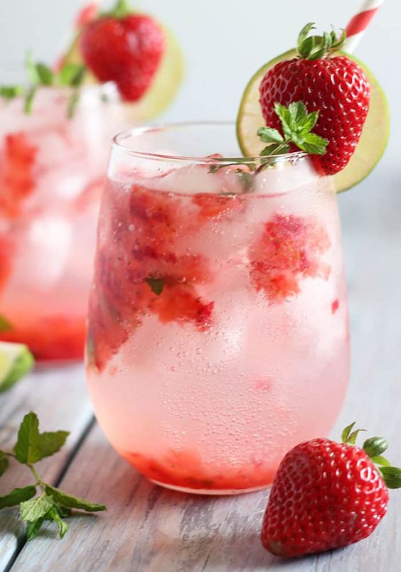 blueskyx2008's tweet photo. @Alwayss_Sweet #SuperRefresh πΉππ ese mojito de ππ₯€π₯ππ peshosha, mucho #thanks β€οΈπ, que siga asΓ de #SwΓ«et y refrescante nuestro juevesuki #PL4E π₯°π€π€π
#StrawberryMojito π https://t.co/gXhW8zvsfi