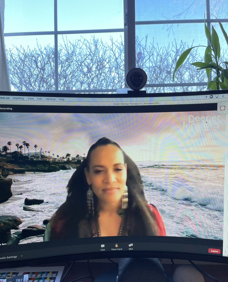 tonyminnieapple's tweet photo. My sister!!! Such a beautifully powerful keynote! 🔥 Totally inspired and musically filled up! @AishaBain #DeeperLearningConference #reEngageDL2021 #LoveandJustice @hthgse https://t.co/RC7LtoJFDC