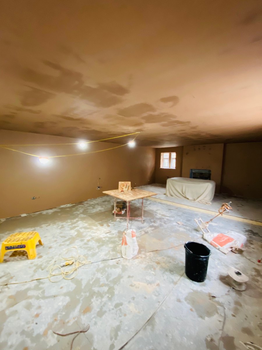 Ellisplasterin1's tweet photo. Our latest project is well underway this week in #bessacarr all upstairs plasterboarded and skimmed.
#Plastering #plasterer #newbuild #Renovations #Contractors #newhome #Doncaster #ellisplastering https://t.co/k4Qd8qsWWT