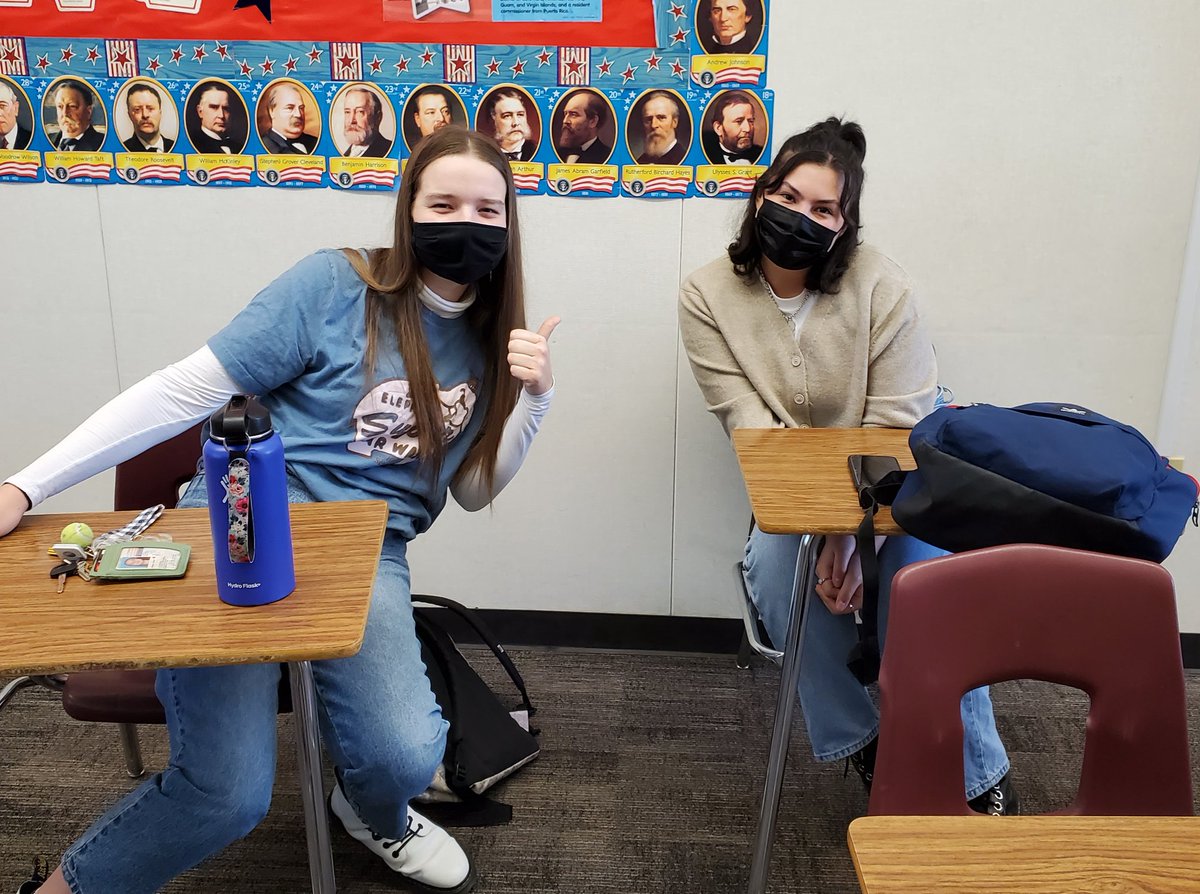 MrPrincipalRock's tweet photo. We successfully brought back half of our seniors today! Had some unexpected company but our top flight security was up for the challenge. @abc &amp; @NathalieABC30 just follow on Twitter and Instagram @goLHSHawks to keep up with our Hawks! #golhshawks #gvusdshares #stayoffmyzoom https://t.co/RzoND5NDfD