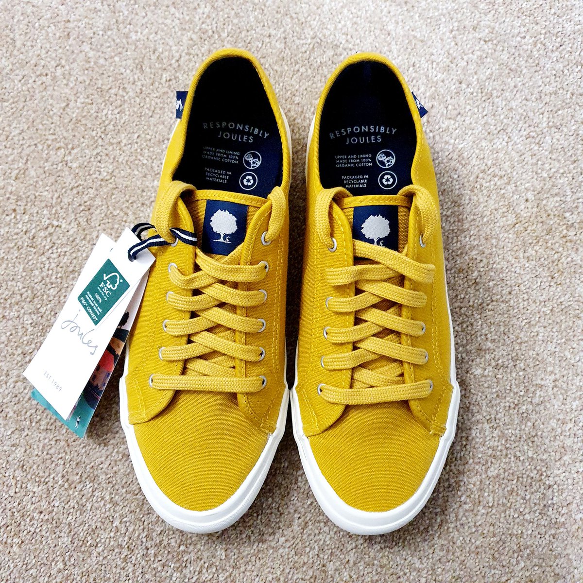 Pleased with my little treat! <a href="/Joules/">Joules</a> have made a staple item more #ecofriendly with #organiccotton and responsibly sourced rubber #sustainablefashion #ethical 
I know I've bought new but it's a step in the right direction, right @sustainableish?