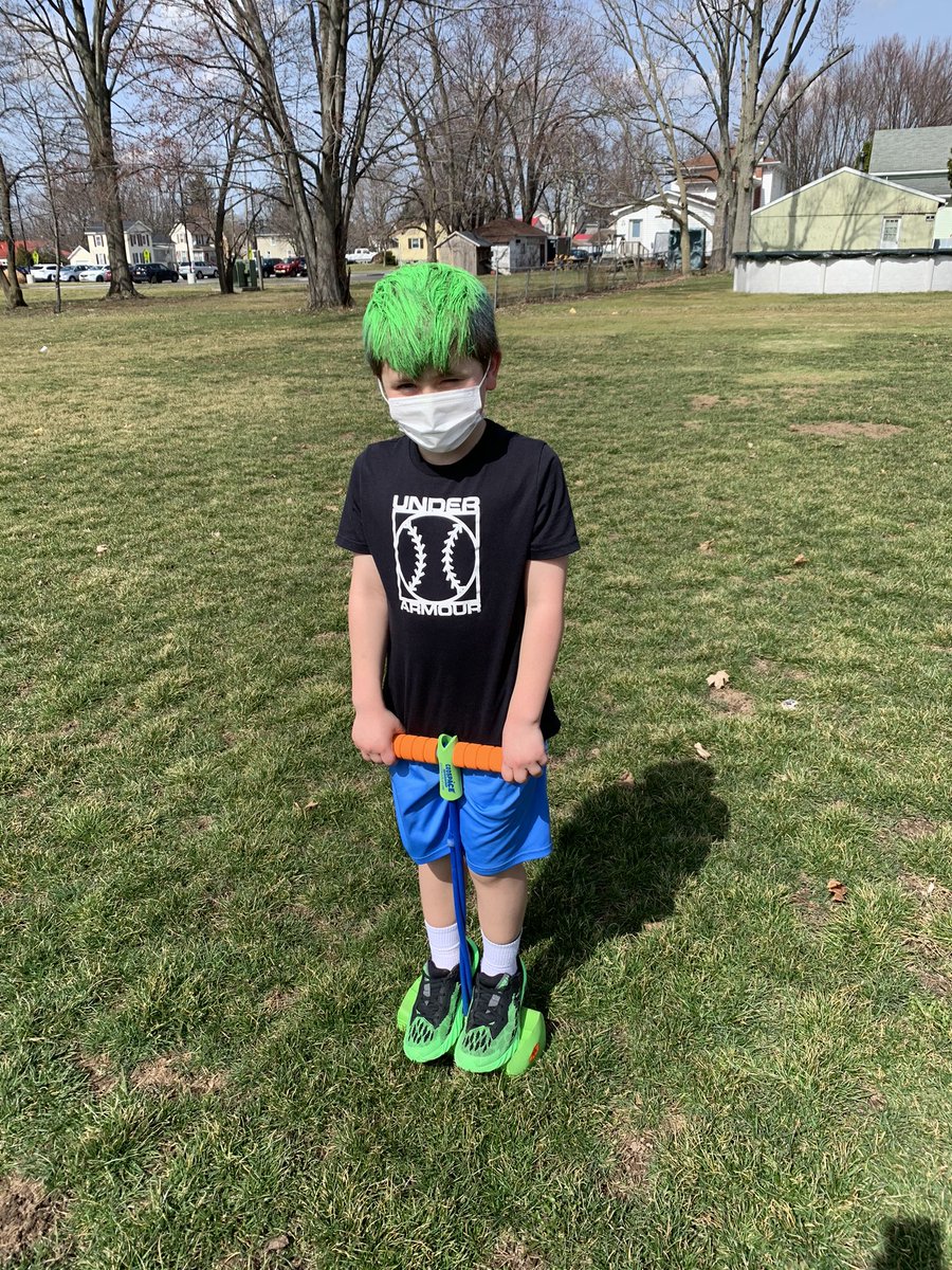 rmajor249's tweet photo. Funky hair day and extra recess in room 35 for our class reward! #SFCSDProud https://t.co/AFpKyPC6IW