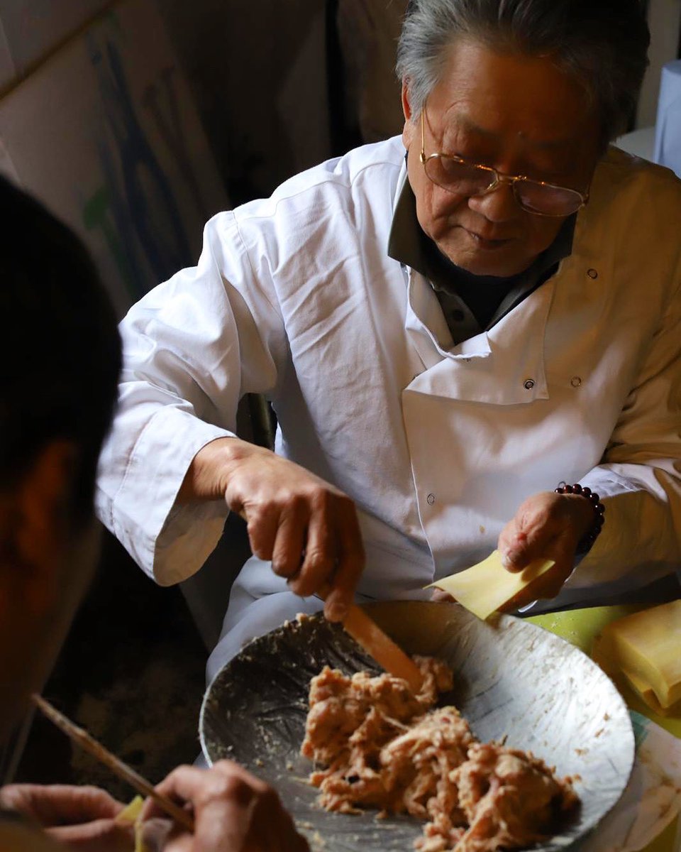 The_Goods_Shed's tweet image. This is the legendary Bill Poon, he knows his handmade wontons are incredible, do you? We have some this Saturday especially made for us with our Kentish pork. Order online via our shop (under goods shed restaurant) or call tomorrow to reserve a box (16 wontons a box) 01227459153