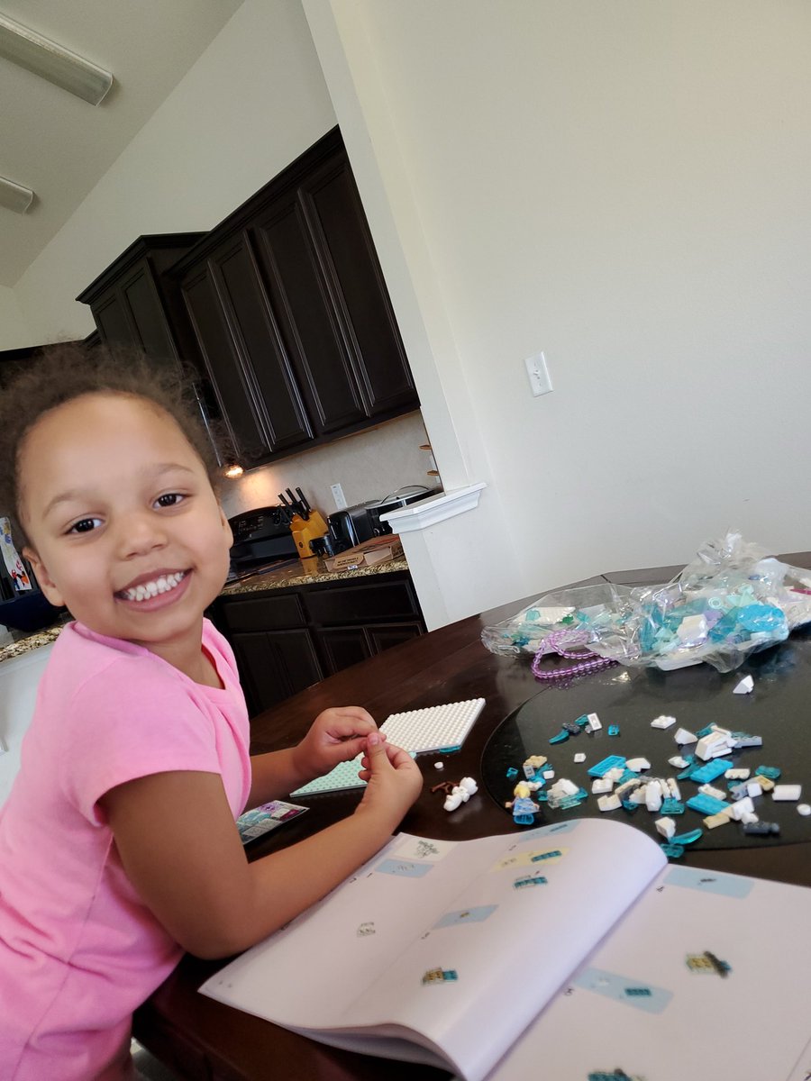 Carlos_W2001's tweet photo. No gaming today, hanging out with my BDay girl! She got me with the 1000pieces Frozen Lego. Stay tuned for the final Lego! https://t.co/ju7iJ17KYe