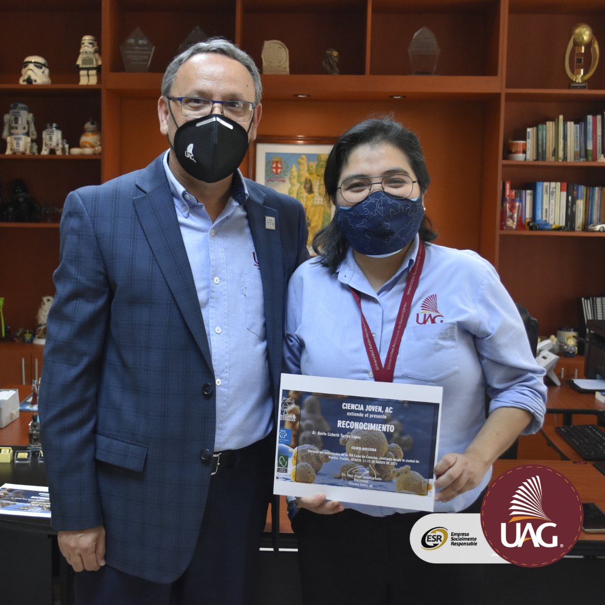 UAGTab's tweet photo. Felicitamos con mucho #OrgulloUAG a Giselle, Valeria y Alejandra, alumnas de 6º semestre de Arquitectura, por participar en la "VII Copa de ciencias" organizado por @CienciaJoven, en el que ganaron una certificación con su proyecto: Confort térmico en la vivienda social. 🦉🥇👏 https://t.co/ryMqKlvH3P
