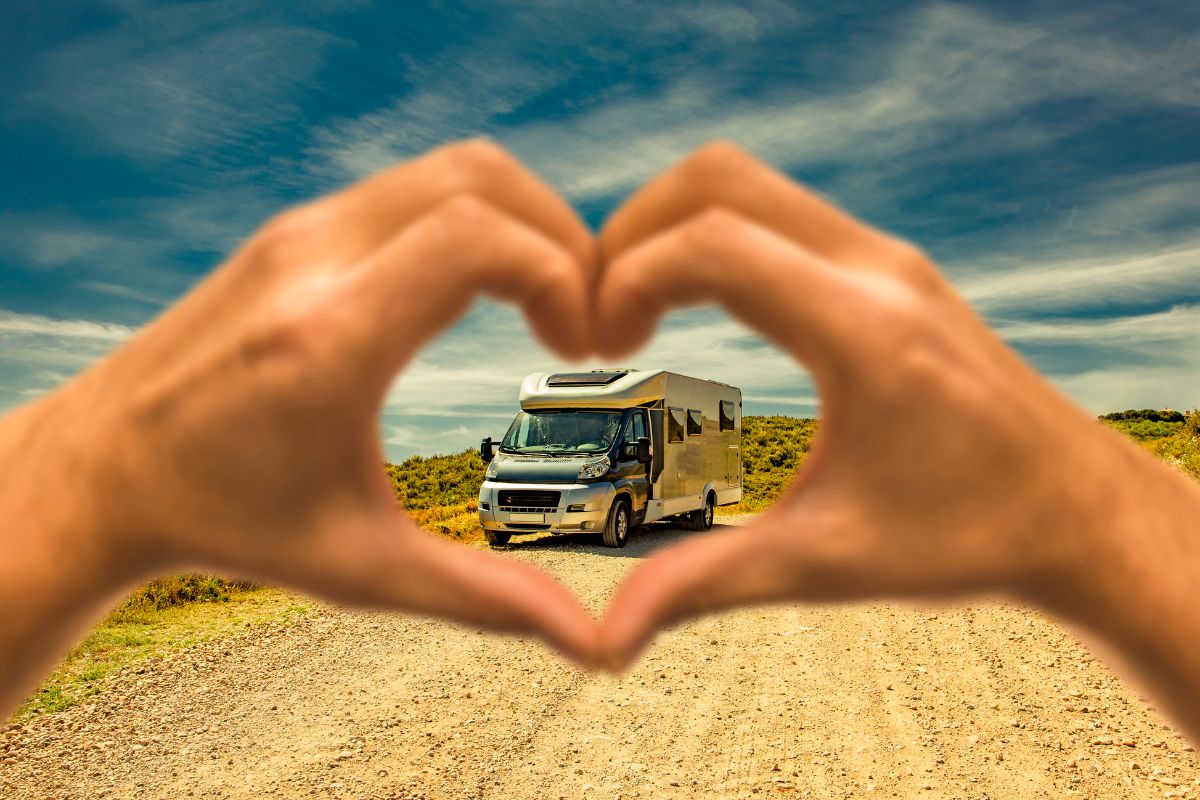 RVLocksandMore's tweet photo. Home is wherever we are together. #rv #rvlife #travel https://t.co/DsbEyLMjFa