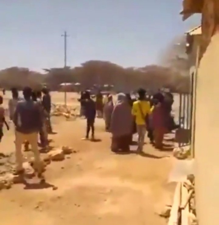 SomaliHRC's tweet photo. Shots fired at protesters in Dhahar are a serious crime.  The #Puntland authorities must respect freedom of speech. @UNSomalia @hrw https://t.co/MAXMFgFU7g
