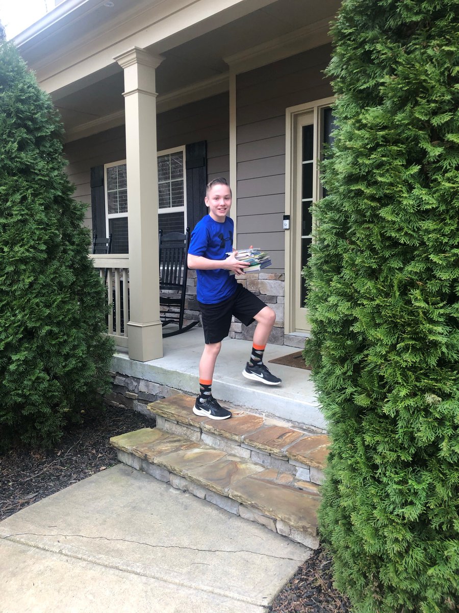 LibertyES1's tweet photo. Student Leadership Team's Graham reached out to his neighbors for Book Drive donations and ended up with over 200 books! Thank you Graham! Tomorrow is the last day for our CCSD Book Drive. @CcsdCares #bethatperson #bekind #wwabt https://t.co/b46ozNkfoz