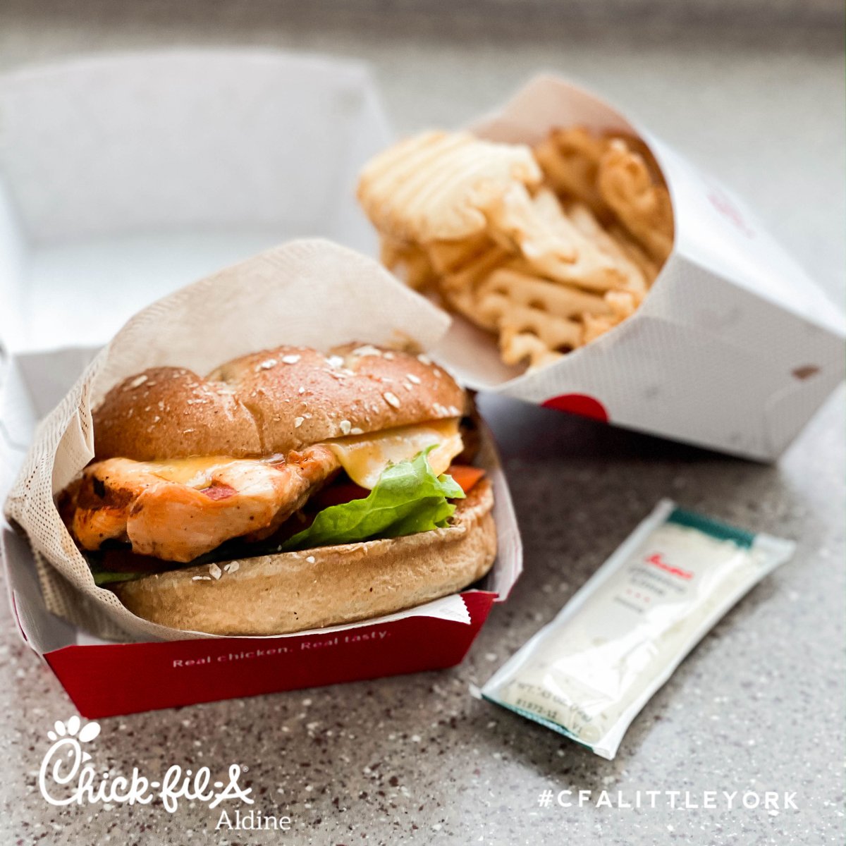 CFA59LittleYork's tweet photo. Grilled + Spicy = Our new Spicy Grilled Deluxe. 🥵#DeliciouslyGood #Yumm #Spicy https://t.co/ia0m3y6WXj