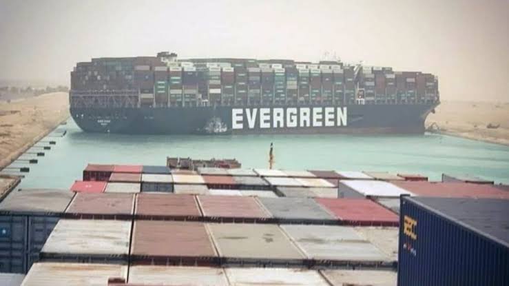 AGIntelFeed's tweet photo. The ship #MVEverGiven is a #Panama flagged vessel, Operated out of #Taiwan, Owned by Japanese Company (Shoei Kisen Kaisha Ltd)

Costs of this operation are likely rising with compensation for delays, loss of revenue for the Canal Authority, potential damage to cargo

#SuezBLOCKED https://t.co/ZhsIo2Zz25