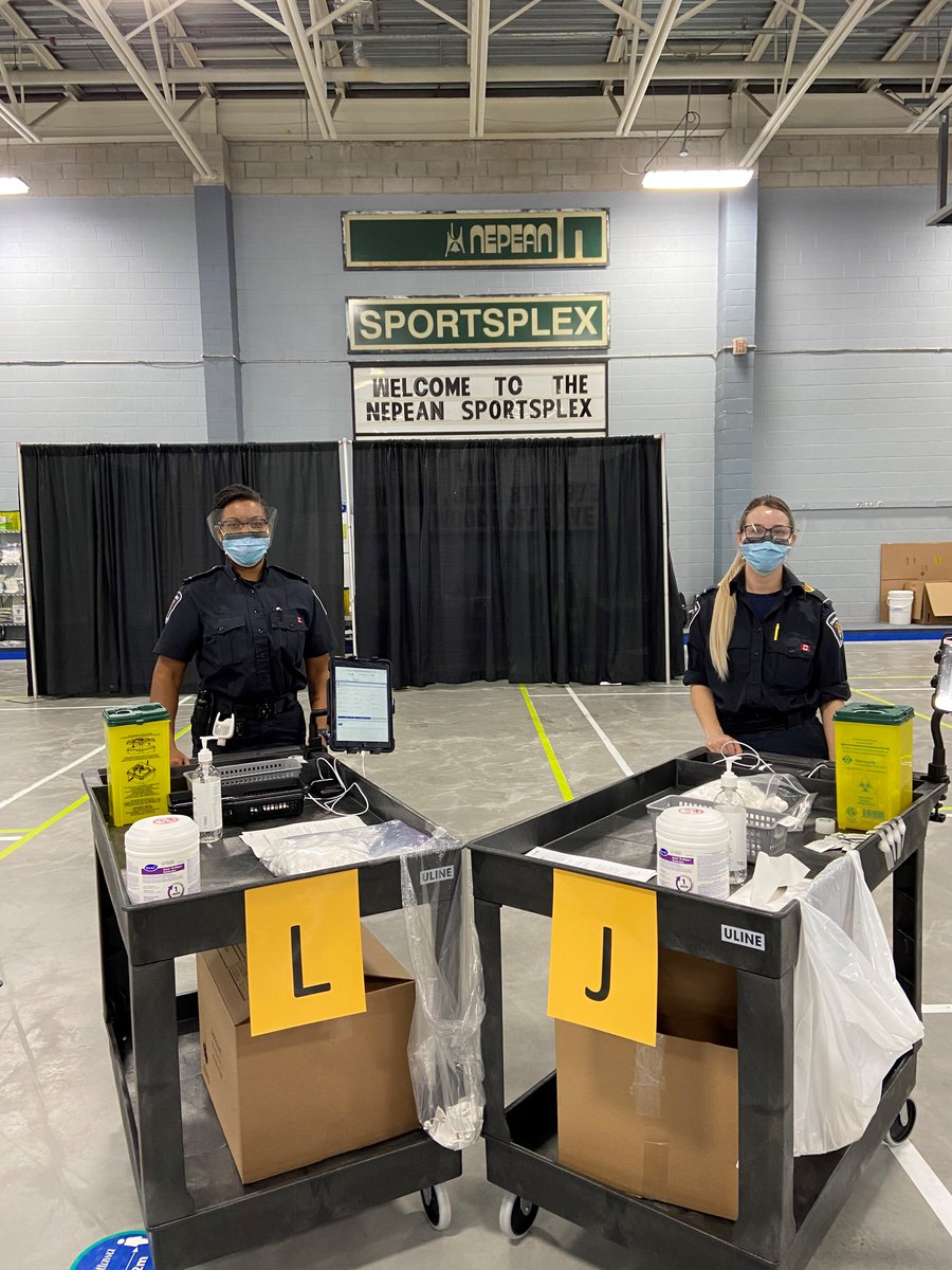 JimWatsonOttawa's tweet photo. Paramedics have been an invaluable part of our vaccine campaign. Since January, they alone administered almost 20,000 vaccines at LTCHs and Retirement Homes. 

The last 3 days they played a key role in easing the pressures as a result of the double booking problems. 

Thank you! https://t.co/hcfTAum48y