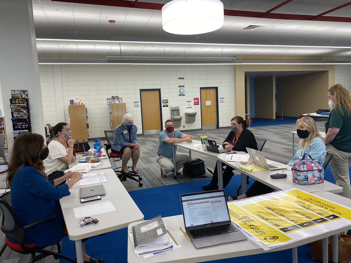 aszahn66's tweet photo. HS STEM Teachers reflecting on our program.  When great minds are around the tables, great things will follow.  #GCISDSTEM https://t.co/6UctDVPPRv