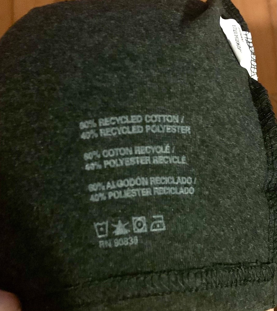 ChonkyGlobal's tweet photo. Recycled peta-approved vegan t-shirt #recycle #slowfashion #sustainableliving #vegantshirt #fairwear #retee https://t.co/HxR1klzksM