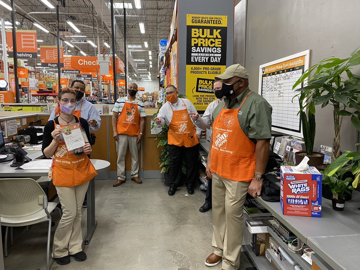 I had a great time in Jax with DM @billraya and SM Pro Captain @AJoyner32 & ProDS Sam. I loved the passion around the Pro business and this team is truly ready to Find, Know, & Grow the Pro business in 2021. @CharlesA_Wilson @jtrievespro @FrankBlakePro @THDchuck