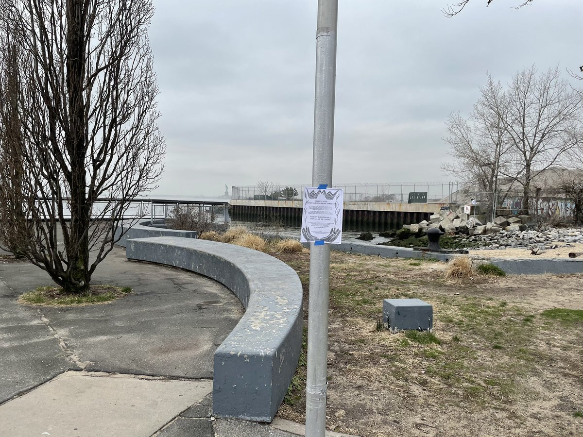 JFREJNYC's tweet photo. #NamingtheLost in Red Hook.

If you lost a loved one to COVID-19 in a nursing home and would like their name included in a memorial, we invite you to fill out this form: https://t.co/QZV3nWLyOB. https://t.co/zRN5dKCZpG