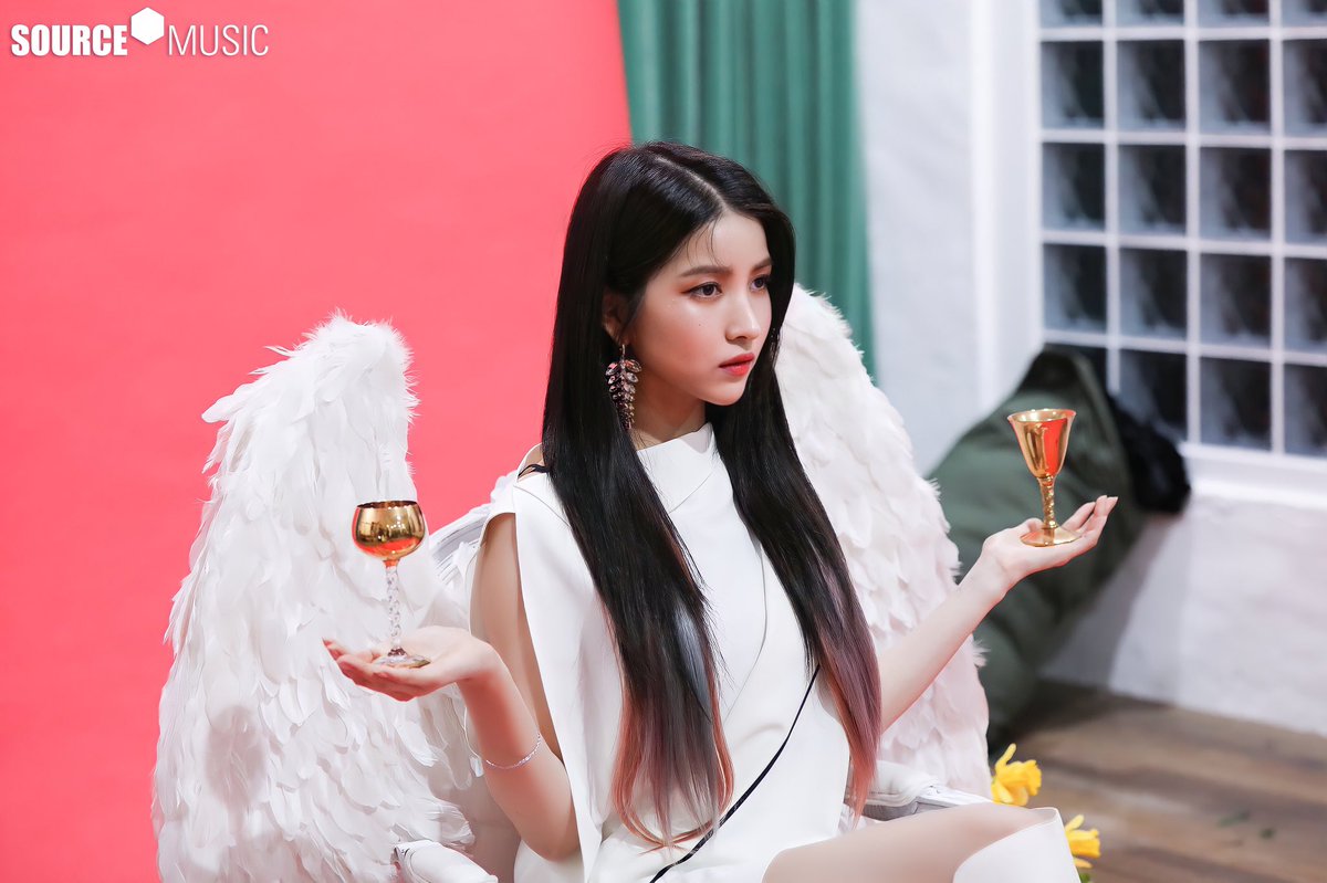 sowon updates tweet media
