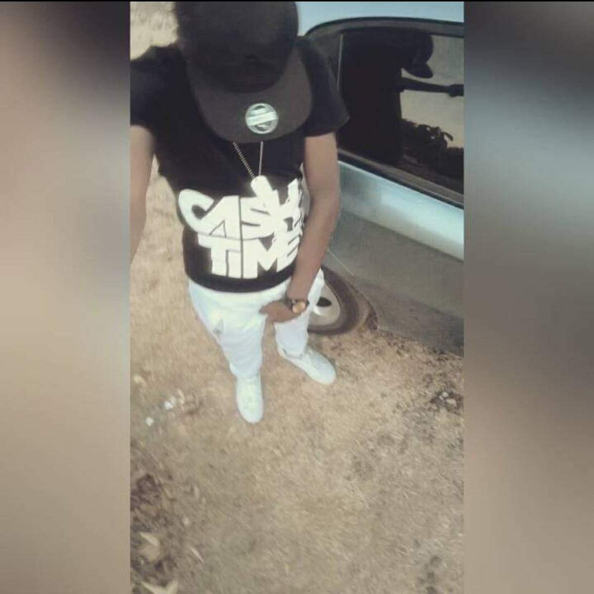 DenzelZenasi's tweet photo. Took this 4 years ago  when i bought my first Cash Time T shirt 💯🔥🔥🔥now i bought the new @skhandaworld merch ❤💯 still loyal to @MrCashtime 💯 @ https://t.co/eDLiHdM80M