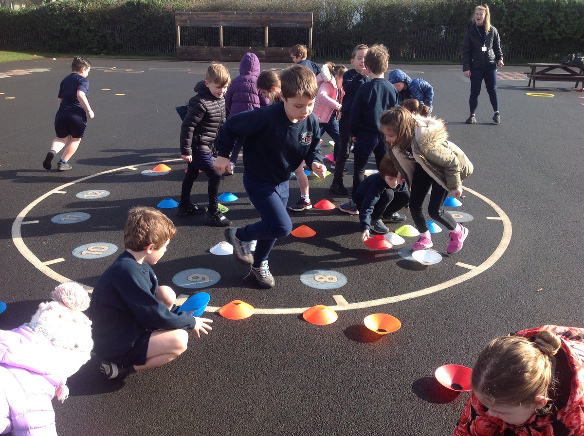 Class6JP's tweet photo. Thank you so much to WLSSP for three weeks of fun outdoor games! We had so much fun today playing games with our teammates #superteamwork! https://t.co/LMoACqVcgB