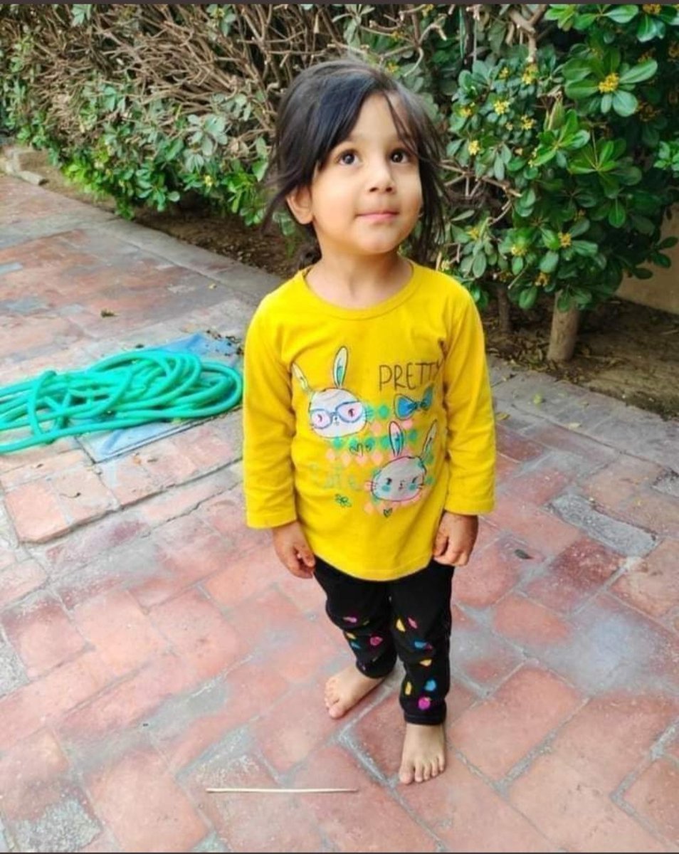 NaseerHumayon's tweet photo. I don't have words to say 😔 This is heartbreaking 💔 We lost another zainab. We fail as a nation. 3 years old hareem is not safe in riyasat e madina. Public hanging for these culprits. It's tym to make an example. It's tym to stand for hareem.
#JusticeForHareem #ImranKhan https://t.co/bWHgQCgsKd