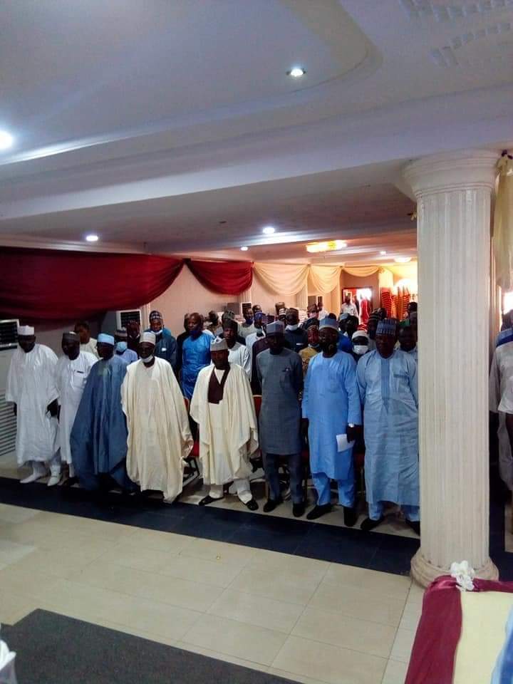 RaheemAgboola's tweet photo. In my speech i stressed some imperatives issues of my constituency and at the end a communique committee was setup to deliberate on the identifies challenges and come out with commendation, all to the Glory of God @followKWSG , @kwhanigeria ,@bukolasaraki ,@OfficialPDPNig https://t.co/vL0XNOU3Hi