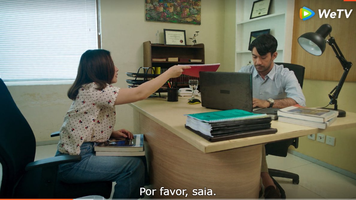 aenrosi3's tweet image. mds gente que professor é esse ?kkkkkk #mylecturemyhusband