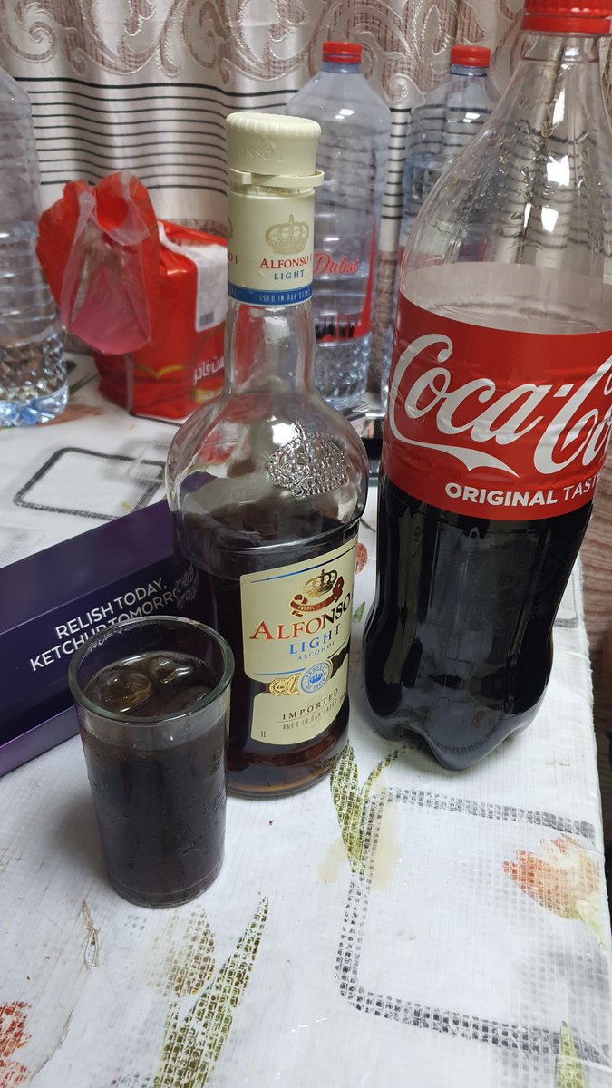 DxbJepoy's tweet photo. When the night is still young🍻

#weekendBelike https://t.co/P0EDT46Ddn