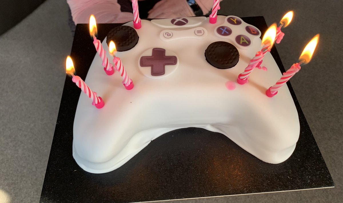 JustMeeVicky's tweet photo. Today was the 2nd lockdown birthday which did bring me down but a massive thank you to everyone for the best wishes and a great cake sent from my family really made it a better day x❤️
#Xbox #XboxCake https://t.co/OceZ8FKB7h