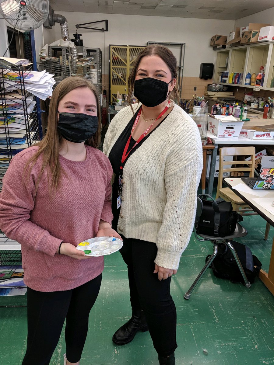 MSTatRIT's tweet photo. Students at Fairport’s Minerva Deland school created Beyond The Border acrylic paintings with Miss. I! Students looked at work by the Swiss based artist duo NEVERCREW. Way to go!! 🐋🖌👩‍🎨🎨 https://t.co/rXG9IiGcVk