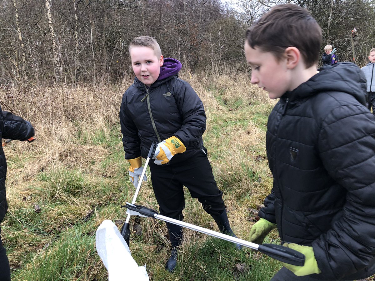 SunnysidePri's tweet photo. The rain didn’t deter our P6 Polar Explorers who cracked on with the Cardowan Moss clean up! Lots of plastic and the horrific polystyrene found! But look at the difference we’ve made so far! @SevenLochs @GlasgowCC fancy working with us on a focussed clean up week at the moss?♻️💚 https://t.co/PTnVN0oHy1