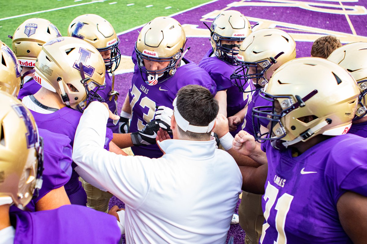 Duhawk fans have waited more than 500 days for the return of <a href="/LorasCollegeFB/">Loras College Football</a> &amp; on Mar. 27, the Duhawks open the season at home against the Univ. of Northwestern (Minn). Meet this year's team &amp; get ready for GAME DAY with our preview duhawks.com/news/2021/3/25… 
#GoDuhawks 🏈