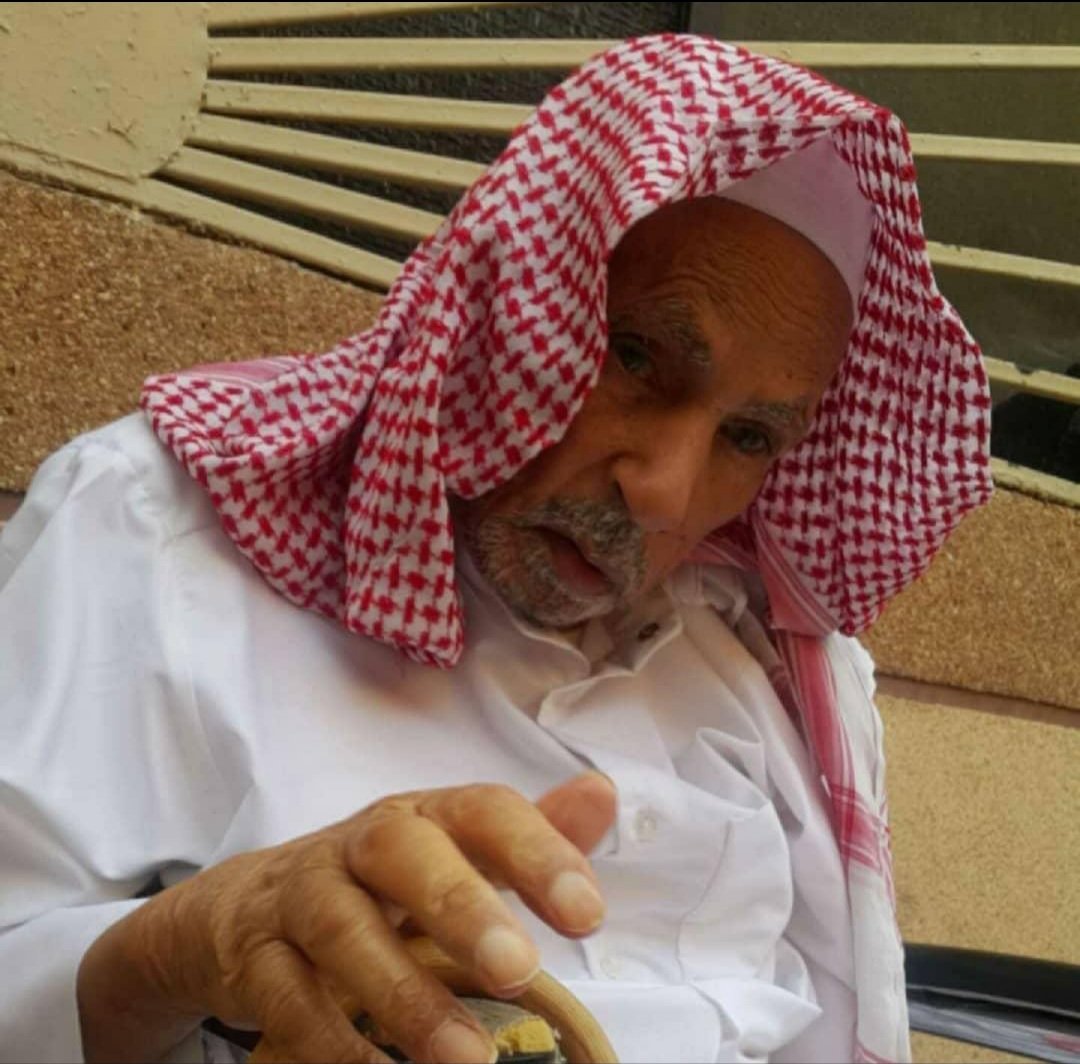 إقترب ثاني رمضان بِدونك ،
اسأل الله ان يجعل رمضانك في جنةٍ عرضها السماوات والأرض وأن يجعل قبرك نعيم وروضٌ مِن رياض الجنّه،
وأن يجعمني بِك عند باب الجنّه جمعًا ينسيني كل يوم مرّ دون رؤيتكَ 💔.