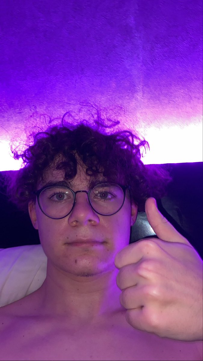 AliInho10777's tweet image. Je viens de repenser à ça 🤣🤣